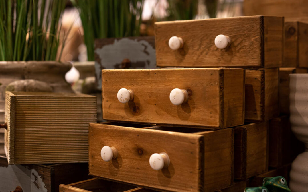 How to Spot Solid Wood at Thrift Prices